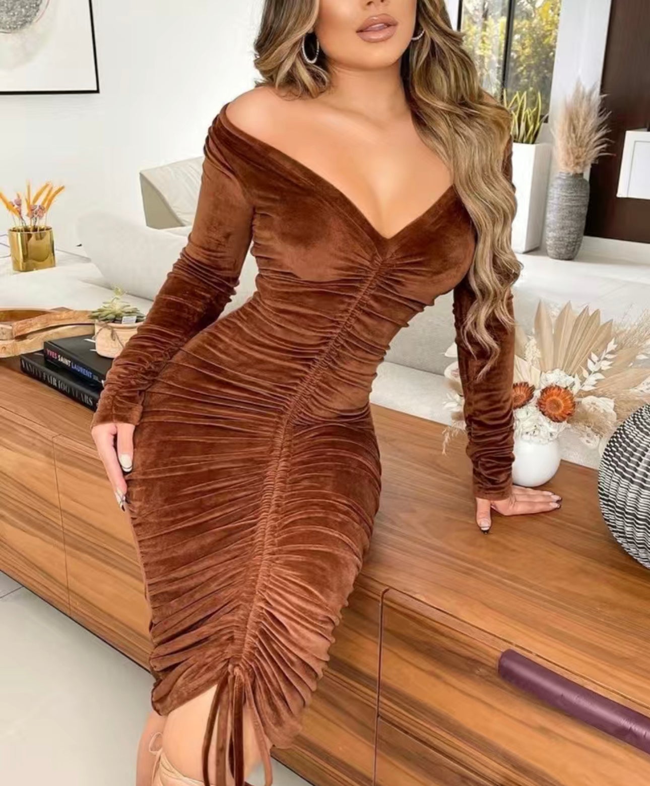 Women's Dresses V Neck Off The Shoulder Velvet Ruched Mid-length Dresses